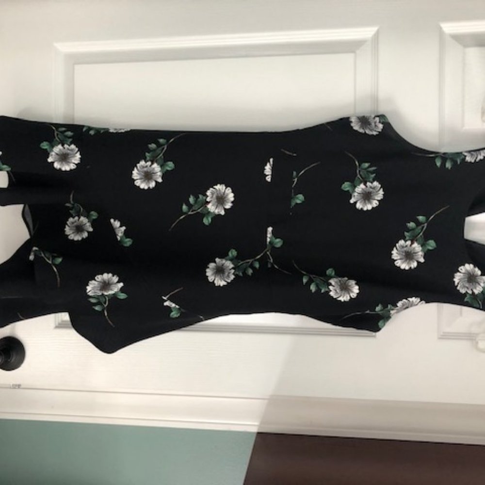 Dress - Picture 2 of 4